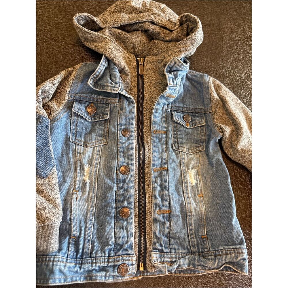 MaCam Kids Hooded Denim Jacket with Gray Knit Sleeves zipper closure size 3-4T